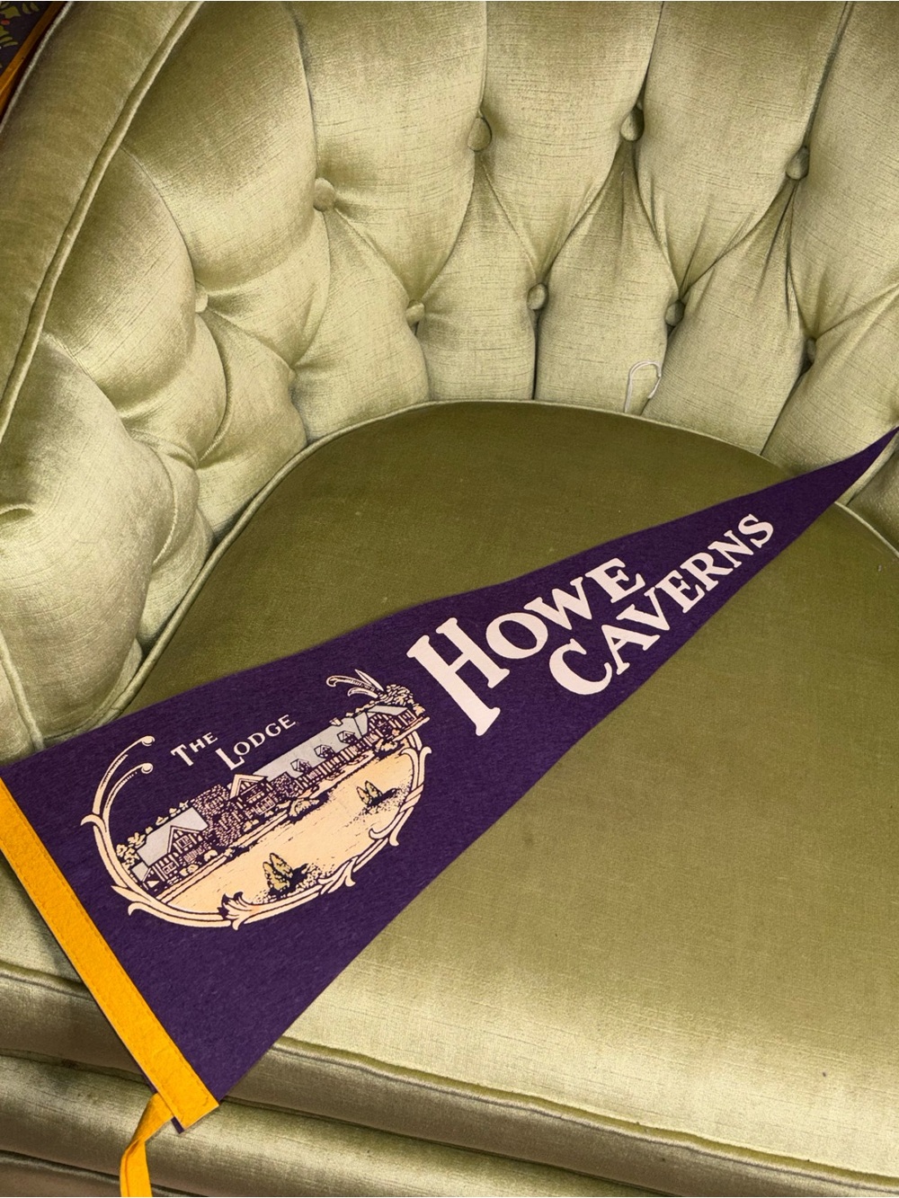 Vintage Antique Howe Caverns Chinese Pagoda Felt Pennant Flag Purple Souvenir - Picture 5 of 5